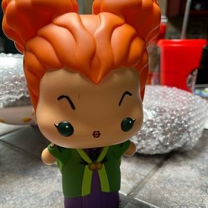 Bnwt winifred piggy bank hocus pocus